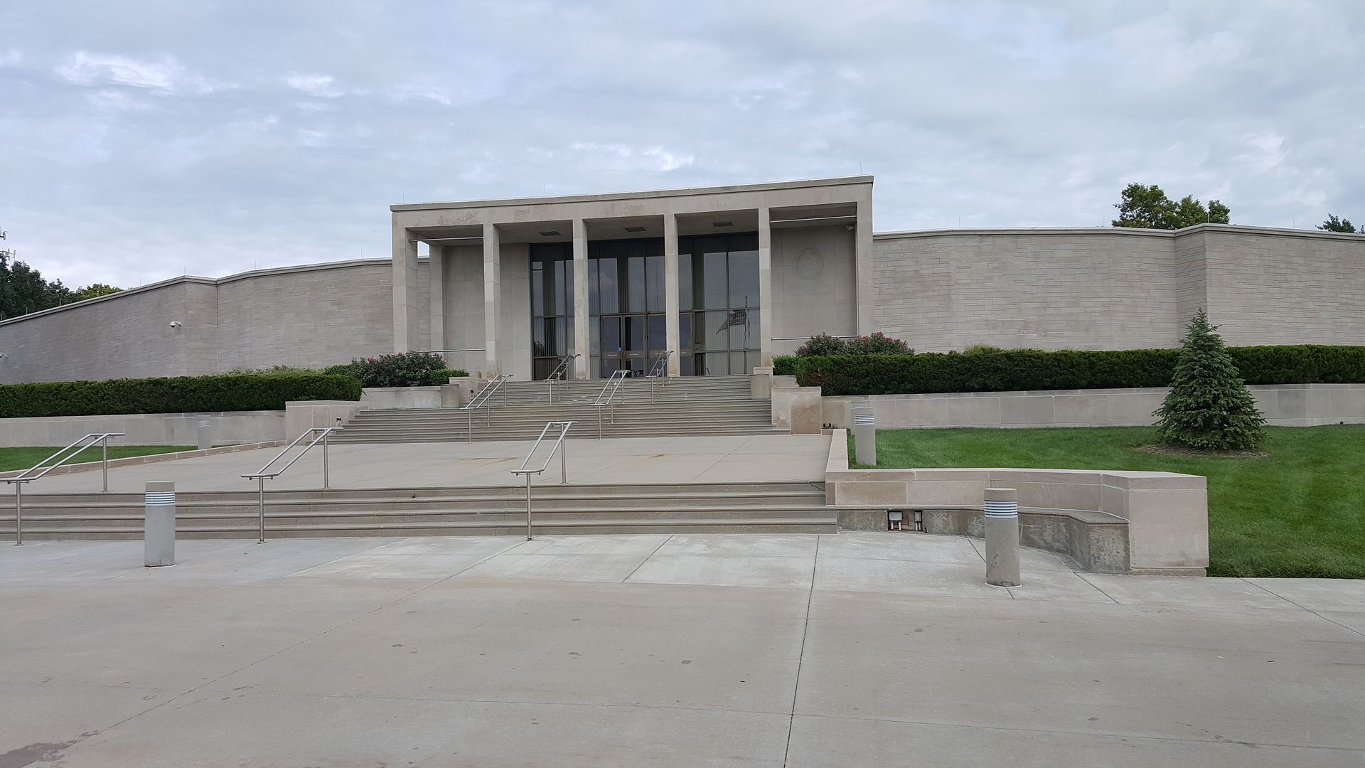Harry S. Truman Presidential Library and Museum Lots of pics